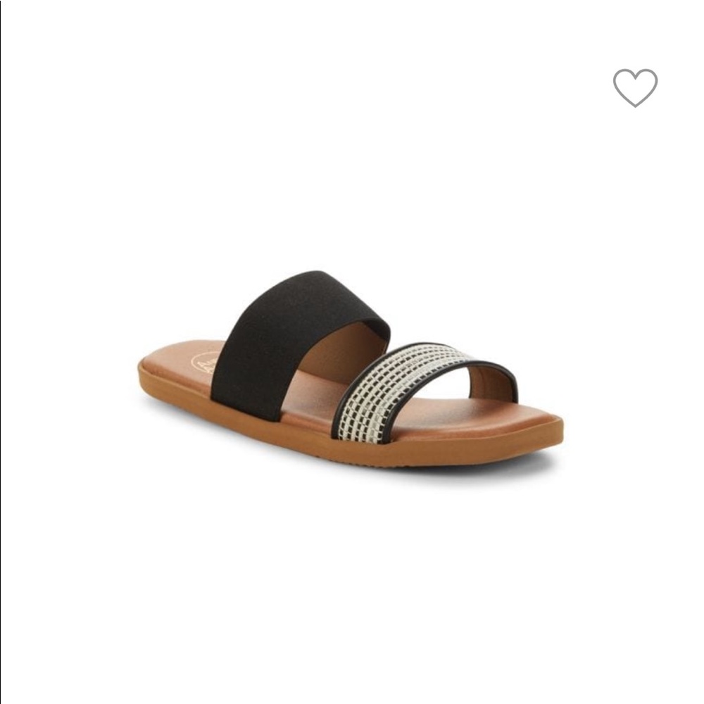 NWT Featherweight sandals